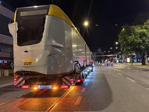 Ministar Šteta objavio: Još jedan novi tramvaj stigao u Sarajevo