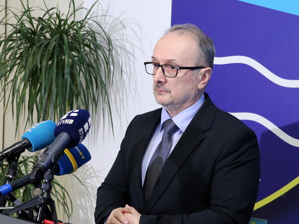 Ministar Velagić uputio čestitku povodom početka nove školske godine