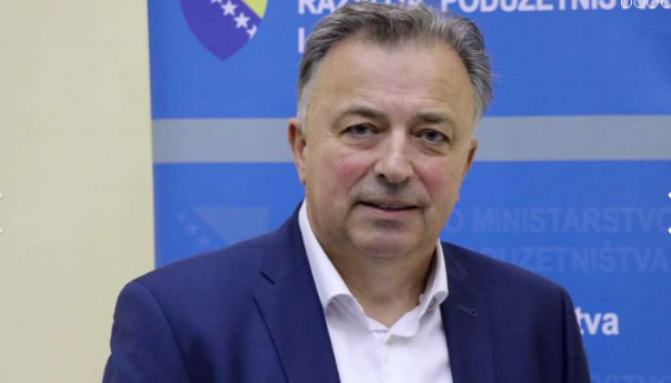 Ministar Zukić potpisao ugovore o dodjeli poticaja za opstanak tradicionalnih i starih obrta