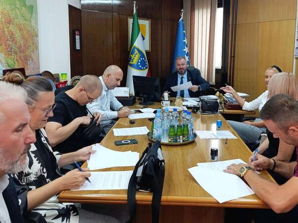 Ministarstvo privrede ZDK dodijelilo sredstva za nastup 30 firmi na sajmovima u Tešnju i Zenici