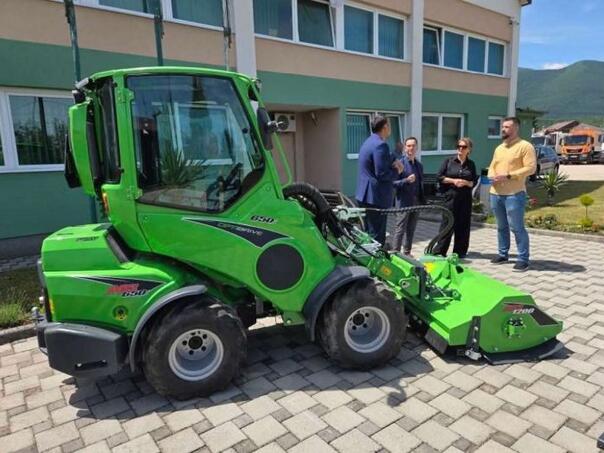 Ministarstvo USK podržalo "Komrad" sa 165.000 KM za nabavku nove opreme