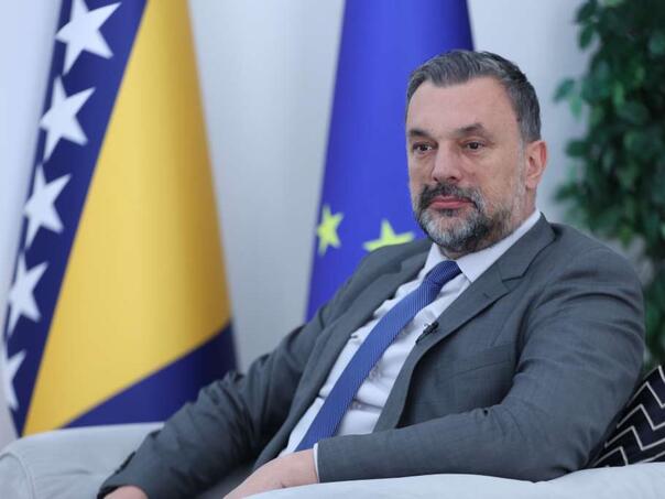 MVP BiH oduzima diplomatski pasoš Radovanu Viškoviću