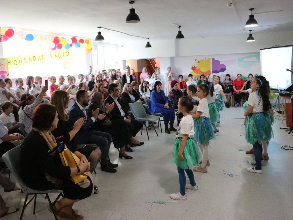 Ministarstvo za odgoj i obrazovanje KS uložilo više od 400.000 KM u OŠ 'Alija Nametak'