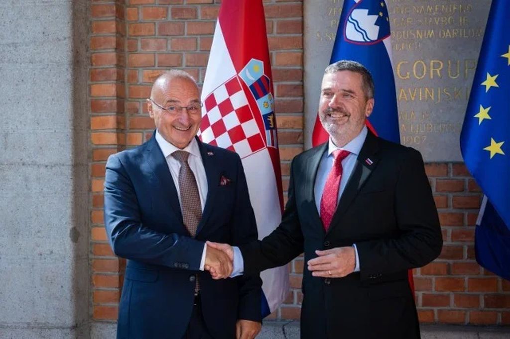 Ministri Hrvatske i Slovenije osudili Mladićev doček u Beogradu