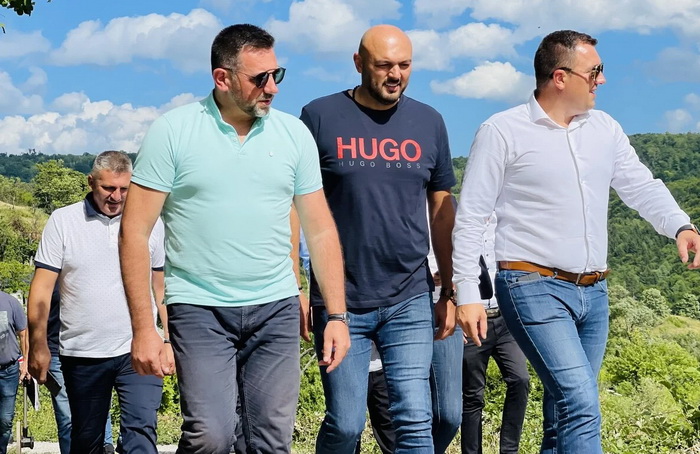 Ministri Ramić i Lučić posjetili povratničko mjesto Matijevići kod Kladnja