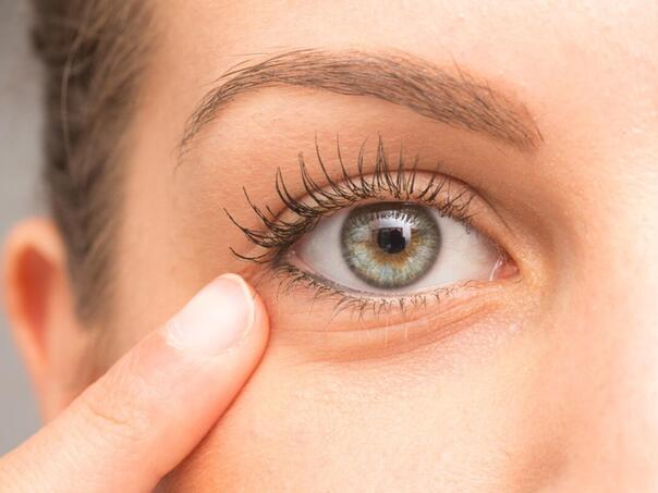 Mioza ili 'titranje' oka uzrokovano unosom kofeina