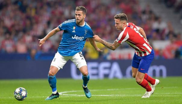 Miralem Pjanić zbog Barcelone odbio dva velikana