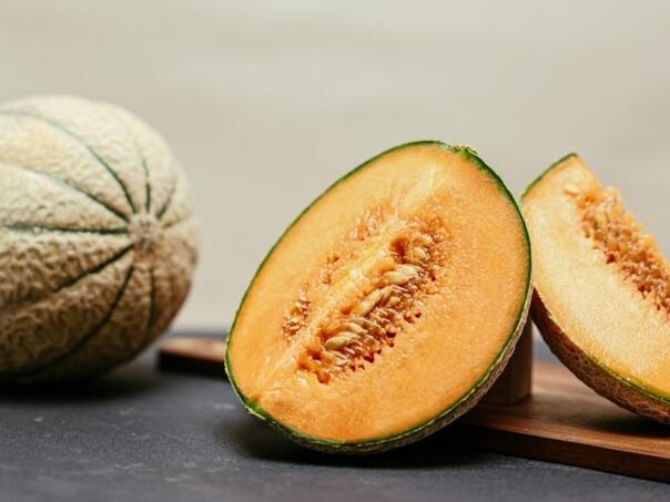 Miris ljeta u vašem domu: Uzgojite dinju u stakleniku i uživajte u slatkim plodovima!