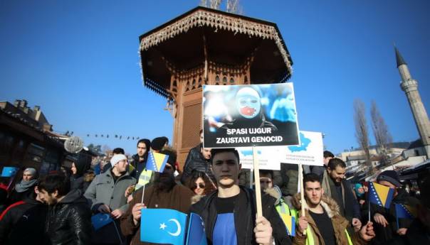 Mirna šetnja u Sarajevu zbog torture Kine nad muslimanima