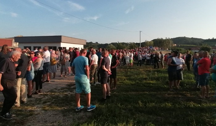 Mirni protesti u Polju: Građani protiv nove lokacije za smještaj migranata