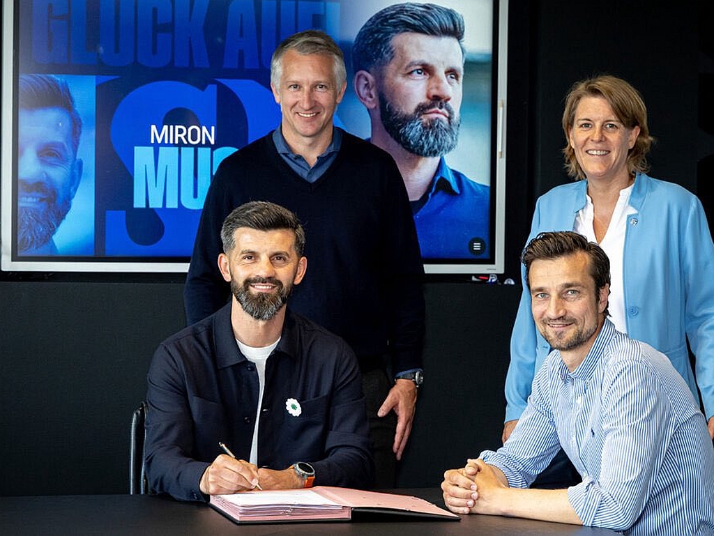 Miron Muslić preuzeo njemačkog velikana, na potpis došao sa cvijetom Srebrenice