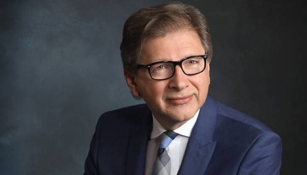 Mirsad Hadžikadić: Nastavak Kolindine politike