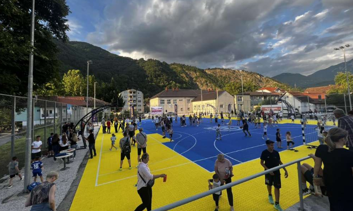 Mirza Teletović otvorio košarkaški teren u Jablanici