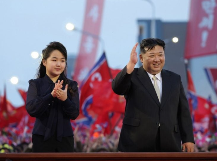 Misteriozna kćerka lidera Sjeverne Koreje prvi put van zemlje: Ko je ona i zašto ju je Kim Jong Un poveo?