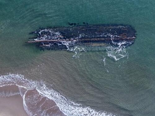 Misteriozna olupina broda pojavila se na obali Kanade