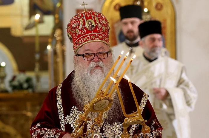 Mitropolit dabrobosanski: Pomozimo koliko možemo i ne odbacimo nikoga