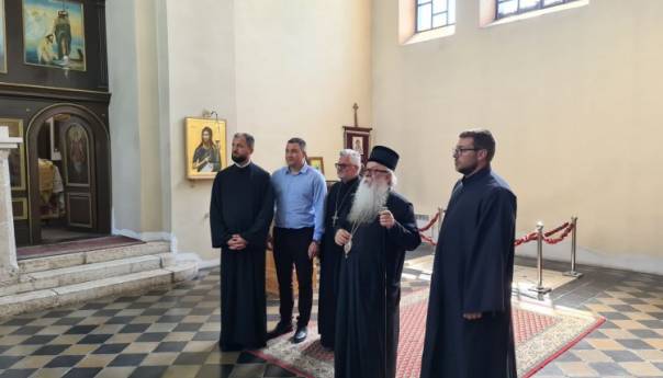 Mitropolit Hrizostom obišao napadnutu crkvu Sveti Sava u Blažuju