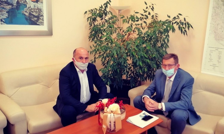 Mitrović i Lasić o izgradnji autocesta i stanju u zračnom prometu