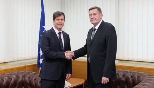 Mitrović razgovarao sa ambasadorom SAD o poboljšanju političke i poslovne klime