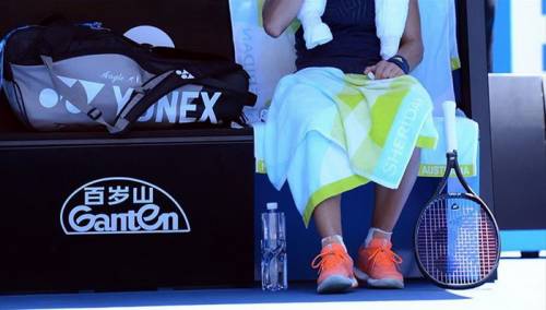 Mjere zbog korona virusa: Sakupljači loptica teniserima neće dodavati peškire