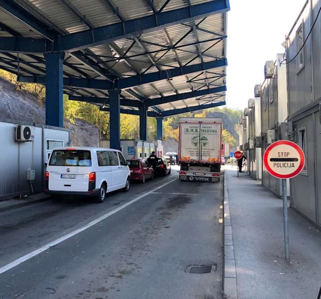Mještani blokirali cestu zbog problema na hrvatskoj granici