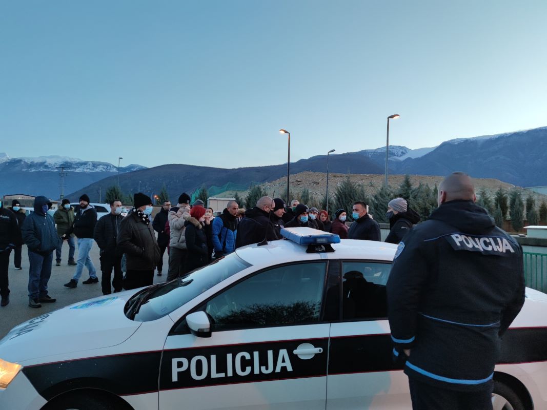 Mještani dva sata držali u blokadi deponiju 'Uborak'