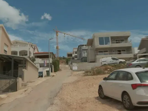 Mještani i turisti na hrvatskom otoku u šoku zbog nesnosnog smrada