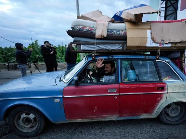 Mještani južnih predgrađa Bejruta vratili se kućama, slave 'pobjedu'