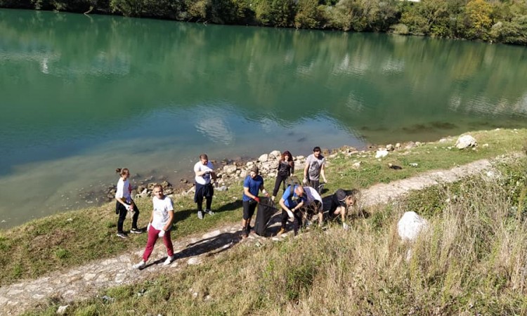 Mještani nekoliko lokalnih zajednica očistili rijeke od velikih količina otpada