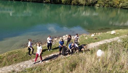 Mještani nekoliko lokalnih zajednica očistili rijeke od velikih količina otpada