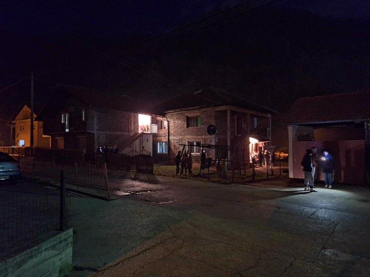 Foto/Video: Epicentar potresa kod Nemile, građani izašli napolje