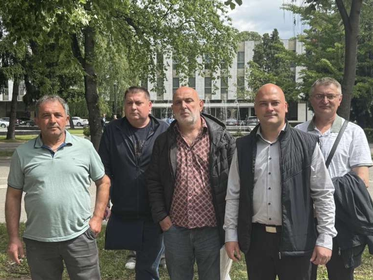 Mještani Ozrena digli glas: Policija zabranila okupljanje ispred NSRS