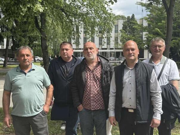Mještani Ozrena digli glas: Policija zabranila okupljanje ispred NSRS