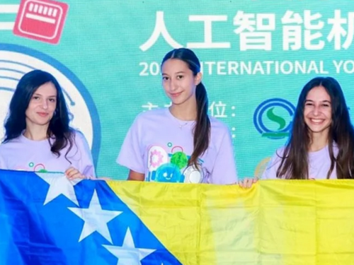 Mlade Travničanke osvojile srebro na takmičenju iz robotike u Pekingu!