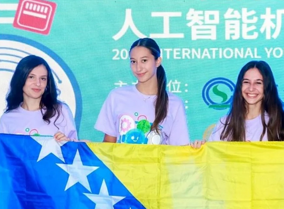 Mlade Travničanke osvojile srebro na takmičenju iz robotike u Pekingu!