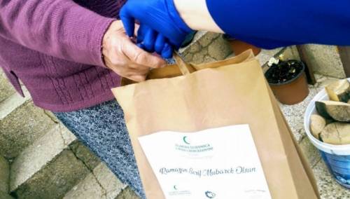 Mladi aktivisti dijele četiri hiljade iftara u Sarajevu