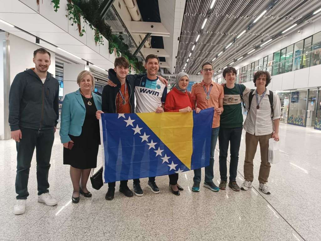 Mladi bh. matematičari osvojili dvije zlatne i tri srebrne medalje