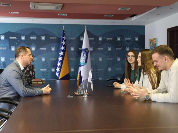 Mladi Bišćani gradonačelniku predstavili svoje viđenje boljeg sutra