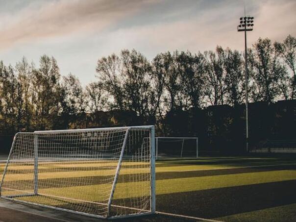 Mladi golman (19) preminuo poslije udarca loptom u glavu