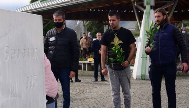Mladi iz Zagreba odali počast žrtvama genocida u Srebrenici