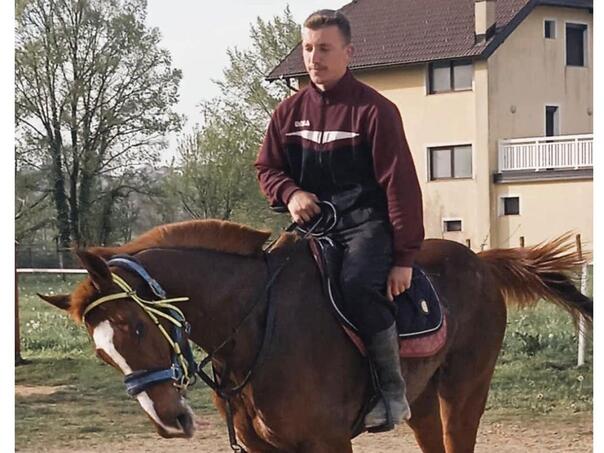 Mladić (20) zadobio teške povrede glave prilikom pada sa konja
