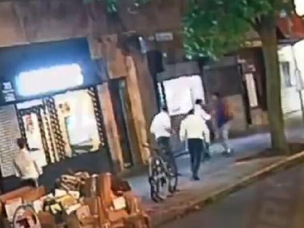 Mladić (22) u SAD-u optužen za napad iz mržnje: Izbo Židova i vikao 'Free Palestine'?