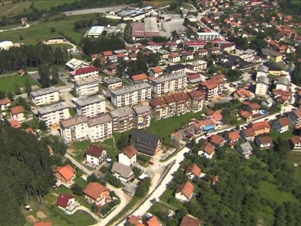 Mladić iz Srbca poginuo nakon što ga je pregazio kombajn