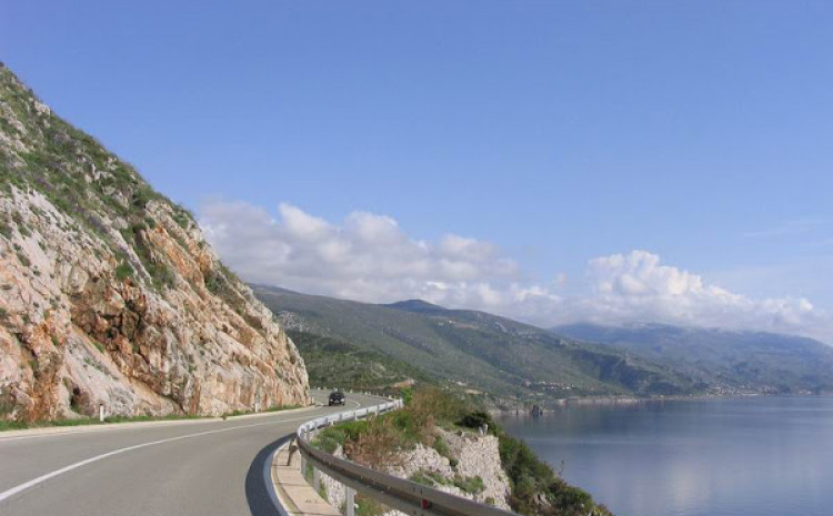 Mladić kod Trogira sletio u more i poginuo