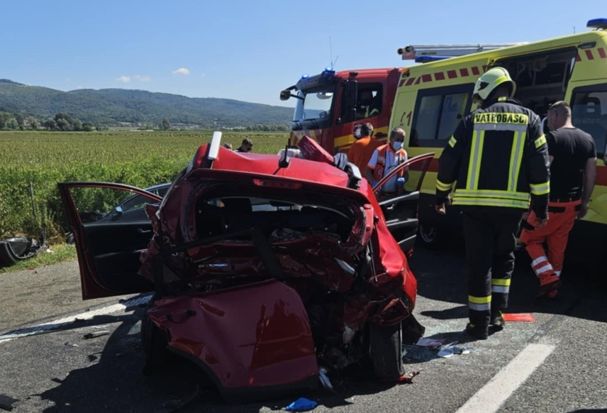 Mladić se zabio u auto u koloni na A3, poginule dvije osobe