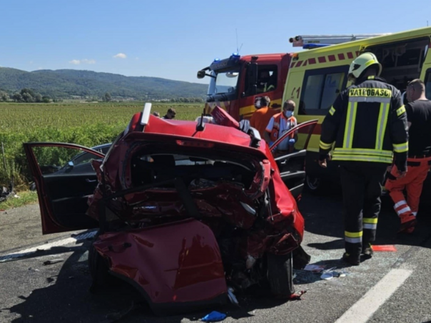 Mladić se zabio u auto u koloni na A3, poginule dvije osobe