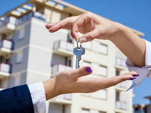 Mladima u FBiH 40 miliona KM za stambeno pitanje: Ko može aplicirati?