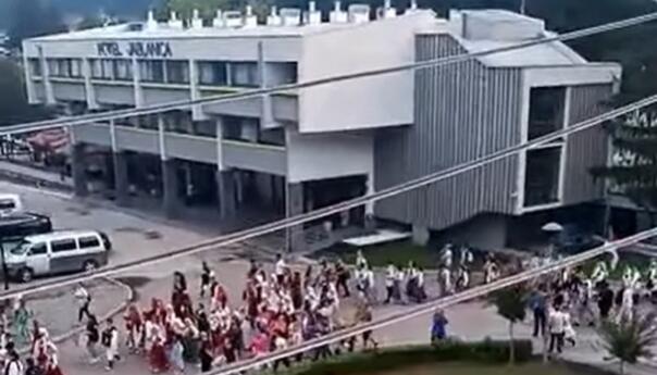 Video / Mladost digla glas: Enisa nije sama, nasilje se ne odobrava!