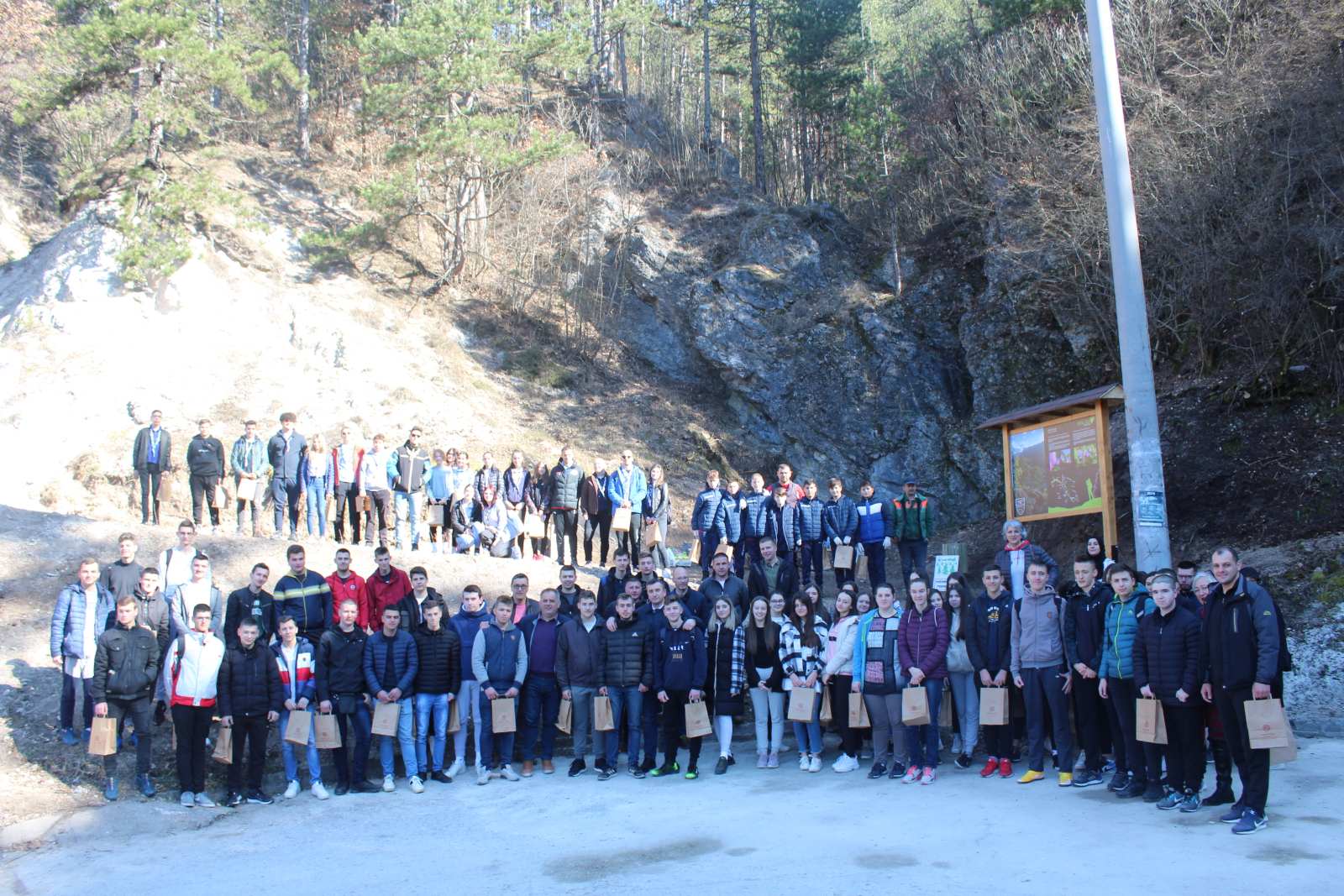 Mladost Konjica dala zalog za budućnost: Pošumljavanje parka Vrtaljica