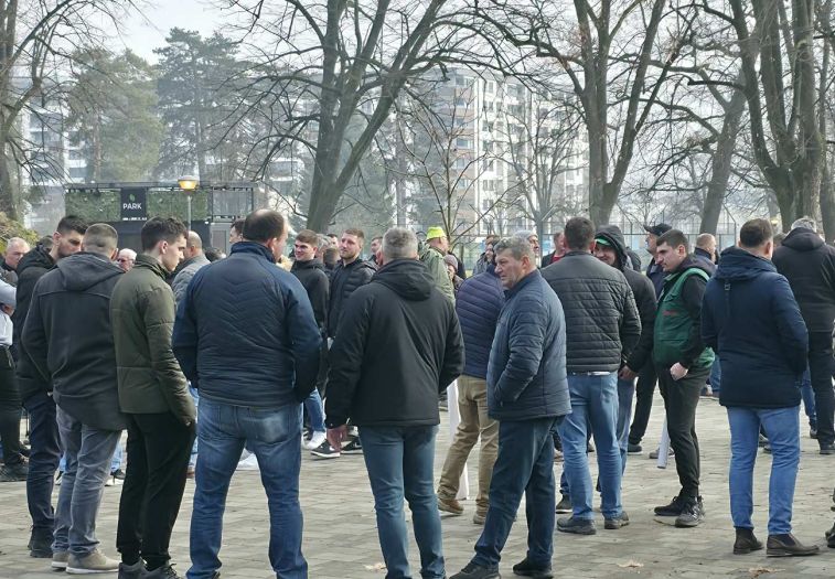 Mljekari iz RS izašli na ulice: Na ivici su opstanka